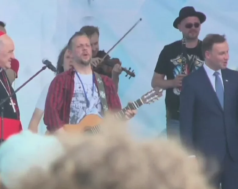 Miniatura: Kamiński nie był pierwszy. Śpiewających...