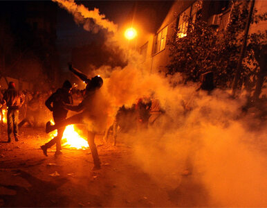 Miniatura: Zamieszki w Egipcie - wojsko oskarża...