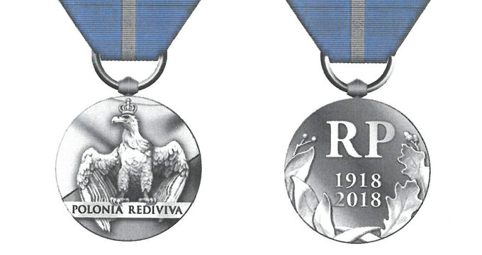 Medal Stulecia Odzyskanej Niepodległości (awers i rewers)