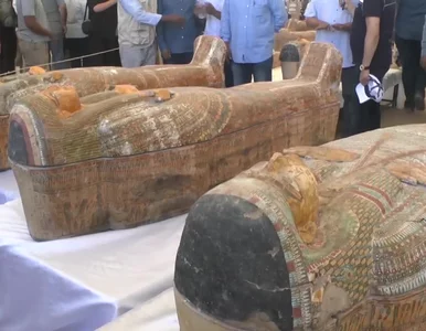 Miniatura: Egipt. 30 świetnie zachowanych trumien, a...