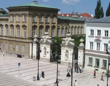 Miniatura: Warszawa rozdaje stypendia za...