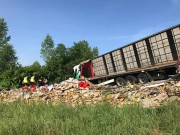 Ciężarówka śmiertelnie przygniotła kierowcę 