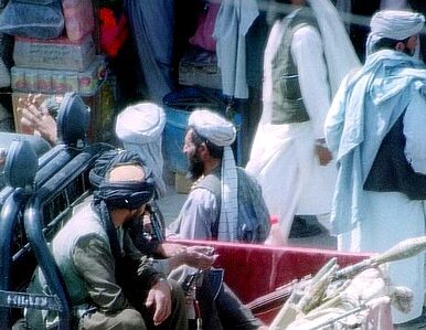 Miniatura: W ataku talibów zginęło co najmniej 30...