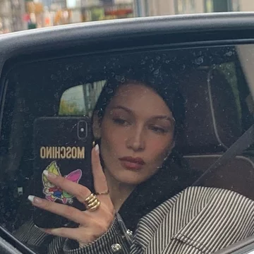 Bella Hadid 