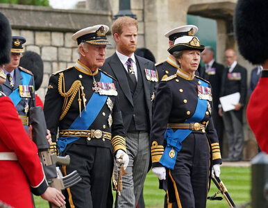 Miniatura: Książę Harry przyleciał do Londynu....