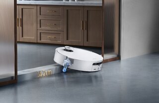 Dreame Aqua10 Roller to robot mopująco-odkurzający nowej generacji, który łączy wysoką moc ssania (30 000 Pa) z zaawansowanym, samoczyszczącym systemem mopującym