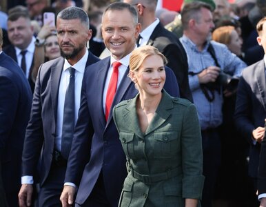 Miniatura: Nawrocka skradła show podczas defilady....
