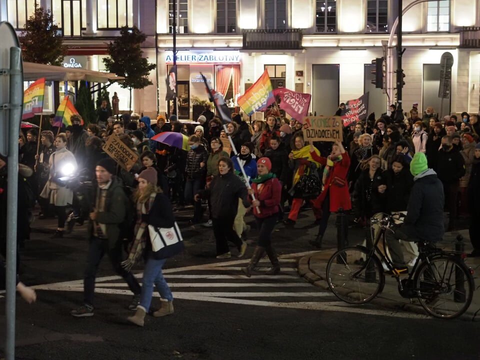 Protest organizowany przez Strajk Kobiet w Warszawie 