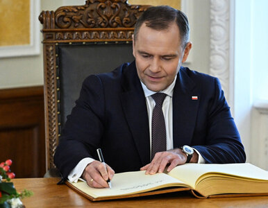 Miniatura: Nawrocki podpisuje ustawę. Nawet 1800 zł...