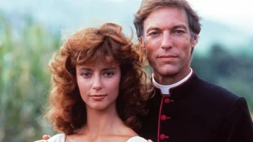 Richard Chamberlain i Rachel Ward w miniserialu „Ptaki ciernistych krzewów” 