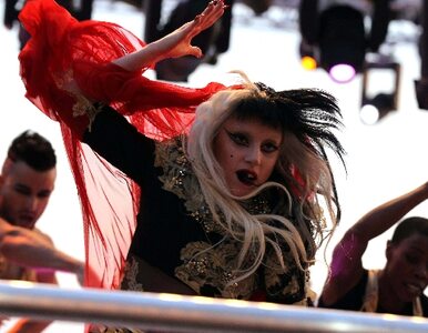 Miniatura: Wprost z Cannes: Lady Gaga robi show