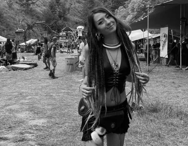 Miniatura: Bojownicy Hamasu paradowali z nagim...