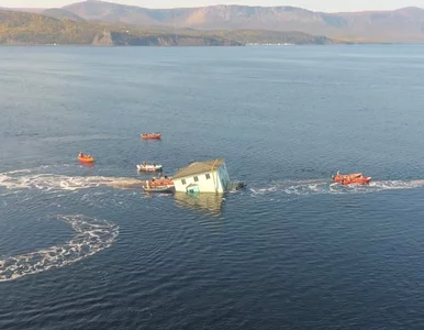 Miniatura: Nie pozwolili wyburzyć domu. Zabrali go ze...