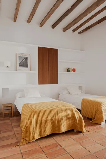 Remont domu rybaka w Hiszpanii, projekt Bea Portabella + Jordi Pagès 