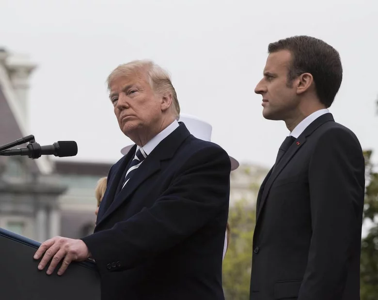 Miniatura: Łupież na marynarce Macrona przykuł uwagę...