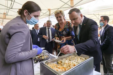 Andrzej Duda z Agatą Dudą na Dożynkach Prezydenckich 