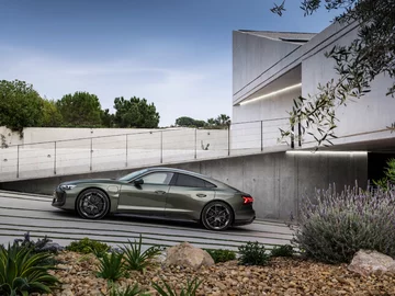 Audi RS e-tron GT performance 