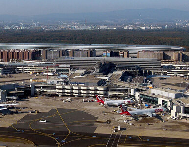 Miniatura: Pożar samolotu na lotnisku we Frankfurcie....