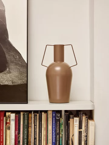 Kolecja A view of Hedonism Kave Home zaprezentowana w domu barcelońskiego fotografa i restauratora Leopoldo Pomésa 