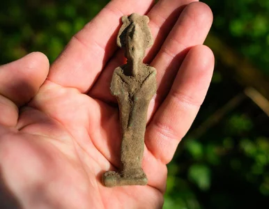 Miniatura: Trzy starożytne figurki znaleziono w...