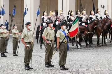 Pałac Prezydencki na Kwirynale. Uroczystość powitania Prezydenta Polski przez Prezydenta Włoch Sergio Mattarellę 