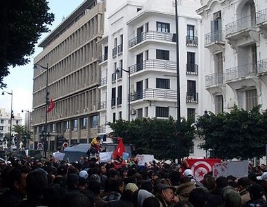 Miniatura: Tunezyjska policja rozpędziła pokojową...