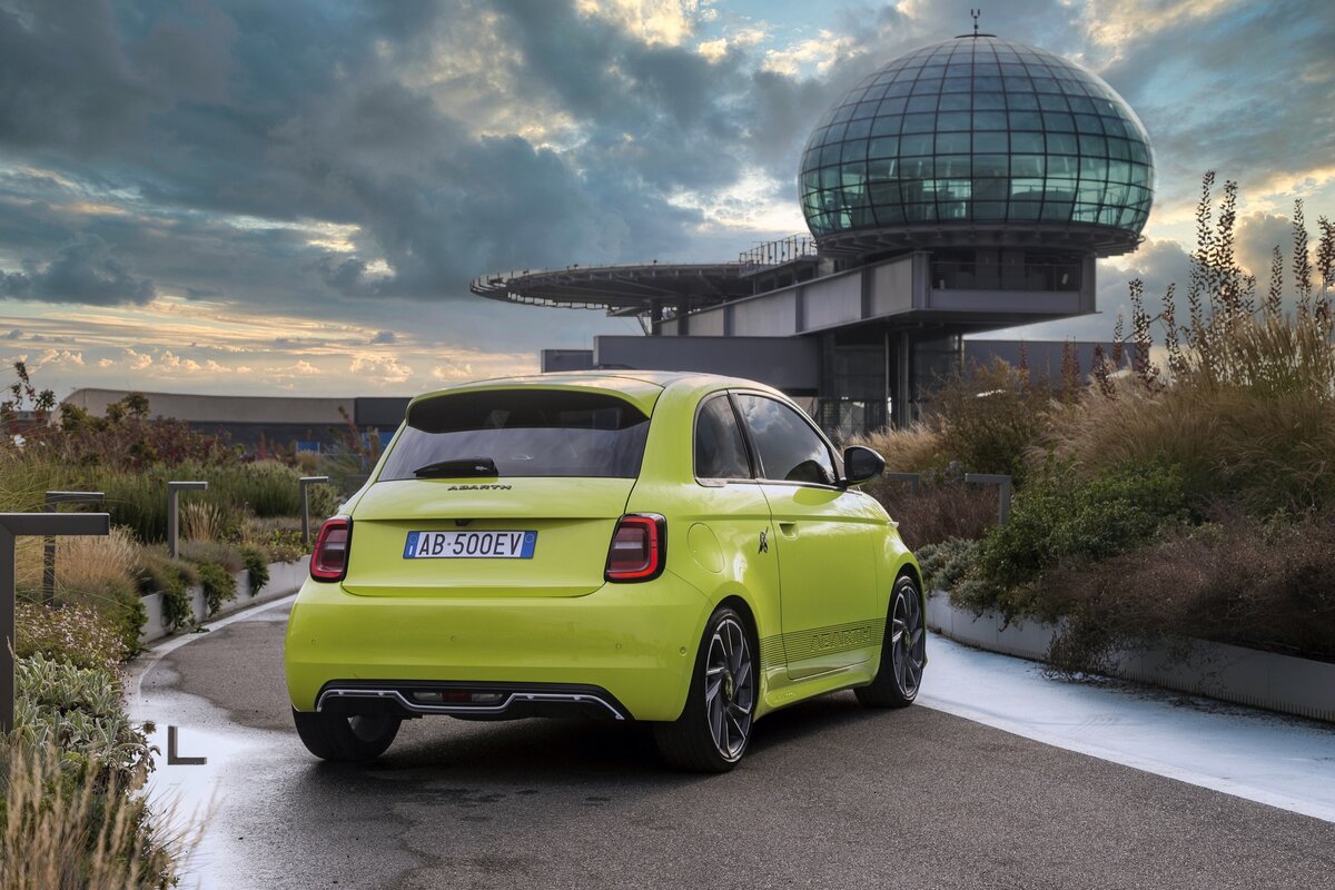 Nowy Abarth 500e 