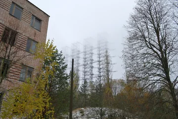 Duga Duga, Russian Woodpecker lub też Oko Moskwy (tej nazwy używają tylko Polacy) - radziecki strategiczny radar pozahoryzontalny, który miał wykrywać nadlatujące pociski Stanów Zjednoczonych. Określenie "Russian Woodpecker" (rosyjski dzięcioł) wzięło się stąd, że radar pracował w zakresie fal krótkich, przez co był łatwo słyszalny w Europie, a sygnał przez niego nadawany przypominał właśnie rytm stukającego dzięcioła.