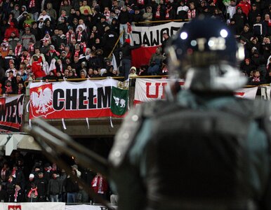 Miniatura: Pochód kibiców reprezentacji Polski w...