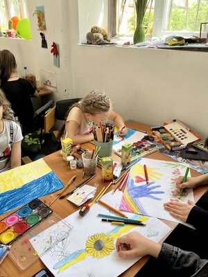 Miniatura: Pobyt Walentyny z córką w Polsce