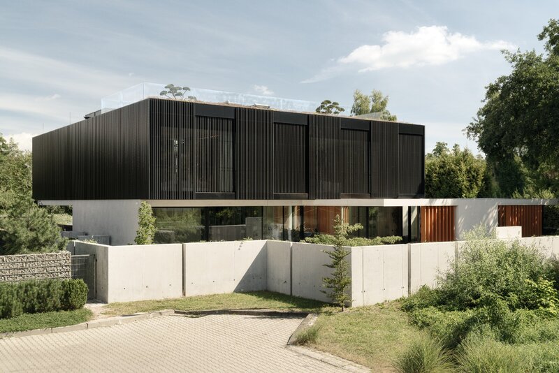 Inside Out Villa, dom jednorodzinny autorstwa pracowni MOKAA &ndash; dom, kt&oacute;ry otwiera się na&nbsp;ogr&oacute;d i&nbsp;redefiniuje wsp&oacute;łczesny komfort życia