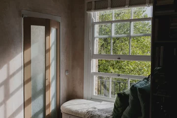 Śródziemnomorski klimat w pochmurnym Londynie, projekt Red Deer downloadfor.press, red deer