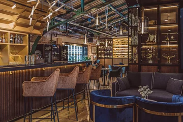 Restauracja Upper Deck w Hali Koszyki w Warszawie 