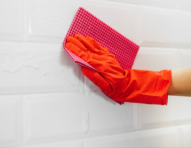 Miniatura: Brudne fugi szpecą łazienkę? Pokazuję...