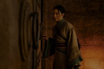 Jess Hong jako Jin Cheng w&nbsp;serialu &bdquo;Problem trzech ciał&rdquo;