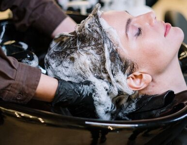 Oczyszczanie włosów to nie tylko ich mycie. Tego kroku nie pomijaj