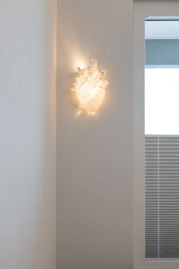 Różowe mieszkanie z miejscem do pracy, projekt KODO KODO, różowe, małe, mieszkanie