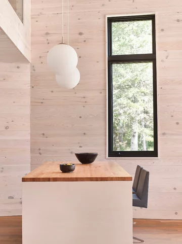 Stara chatka i jej młodsza „siostra”, projekt Anik Péloquin 1105-06, v2com, Anik Péloquin