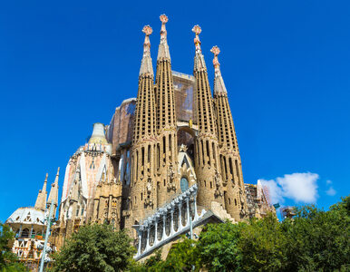 Miniatura: Bazylika Sagrada Familia zwiększyła...