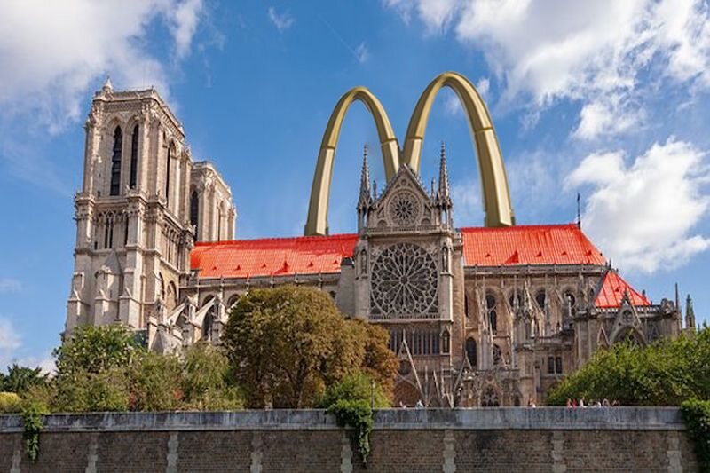 Katedra Notre-Dame przerobiona na McDonald's 