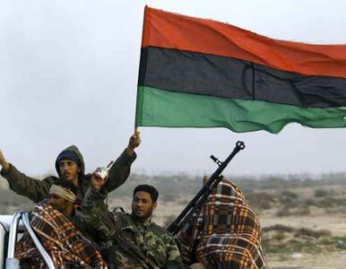 Miniatura: Libia: na zbuntowane miasto spadają bomby