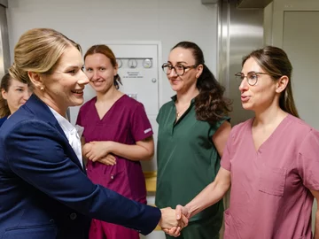 Marta Nawrocka z pielęgniarkami 