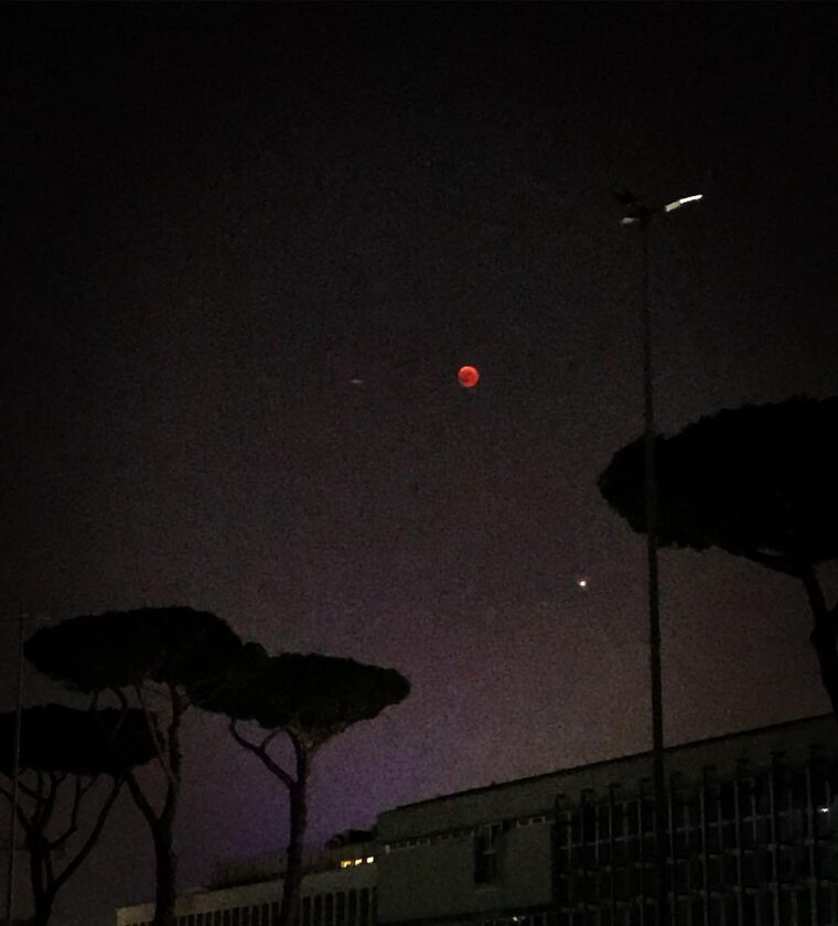 Zaćmienie Księżyca, Rzym, Włochy 