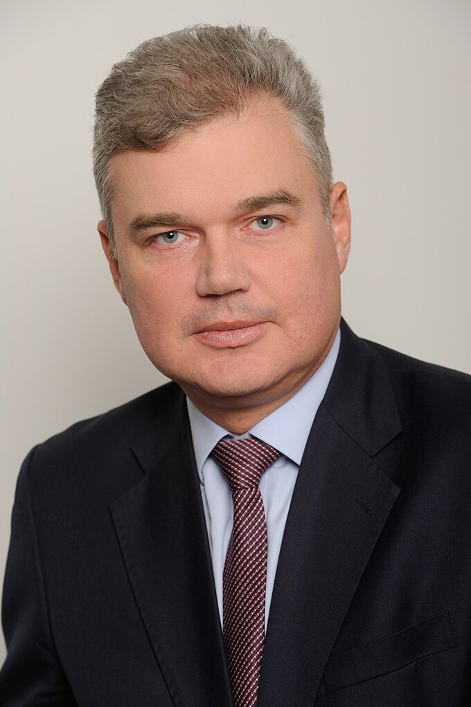 Mariusz Ignatowicz, Vialto Partners