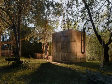 Sauna z recyklingu, projekt i realizacja ika.architekti 