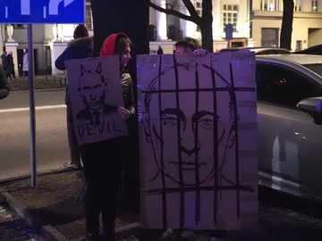 Protest przed rosyjską ambasadą w Warszawie 