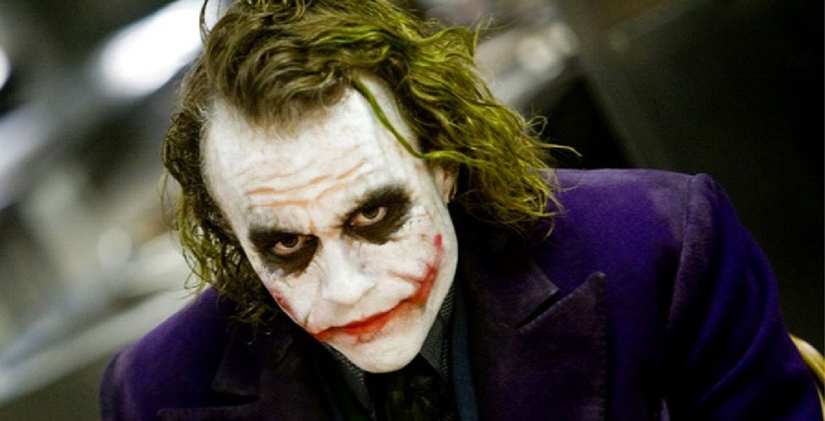 W filmie „Mroczny rycerz” (2008) Jokera zagrał:
