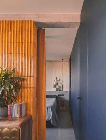 Metamorfoza mieszkania w bloku z lat 60. autorstwa OOIIO Architecture 