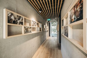 Ekspozycja została przygotowana specjalnie dla&nbsp;wnętrz Hotelu Nobu Warsaw, kt&oacute;rego architektura tworzy naturalne tło dla&nbsp;wielkoformatowych fotografii