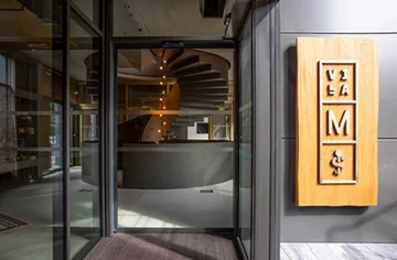 Villa M w Paryżu, ekologiczna architektura low-tech, projekt Triptyque v2com, 2001-01, Triptyque, Paryż, zielona ściana, zielony dach